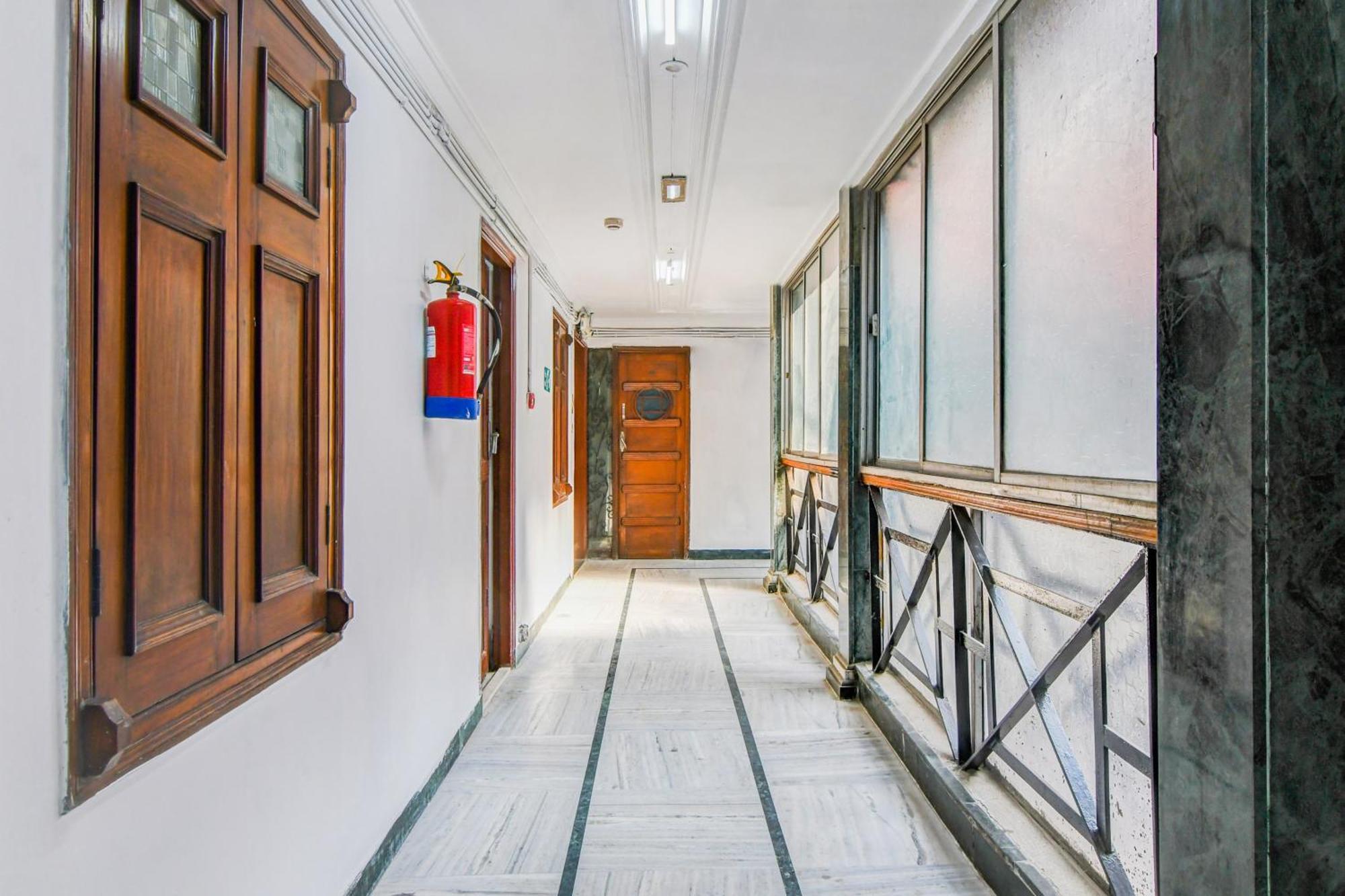 Super Hotel O Lenin Sarani Kalkutta Exterior foto